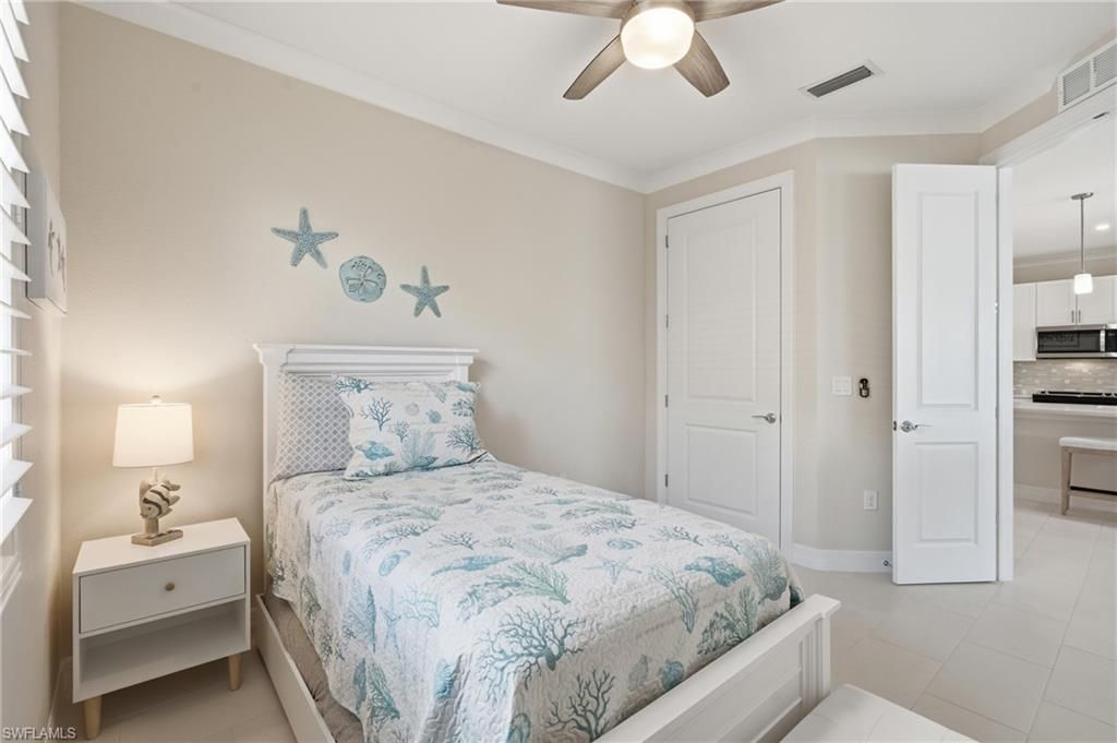 239 Indies Dr E, Unit 202, Naples, FL 34114 Photo