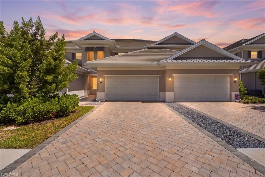 239 Indies Dr E, Unit 202, Naples, FL 34114 Photo