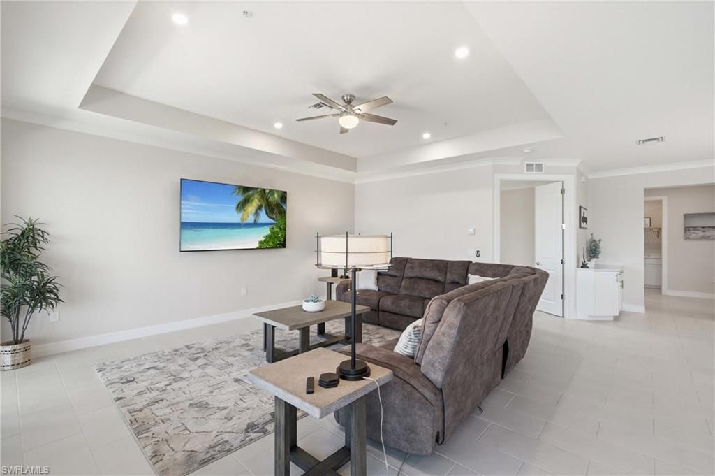 239 Indies Dr E, Unit 202, Naples, FL 34114 Photo