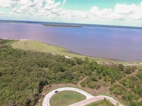 8423 Southern Shore Court, Kemp, TX 75143