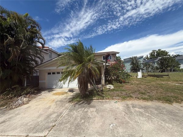 6111 BAYOU GRANDE BOULEVARD NE, ST PETERSBURG, FL 33703