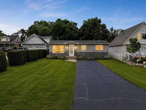 407 N Huron Avenue, Mackinaw City, MI 49701