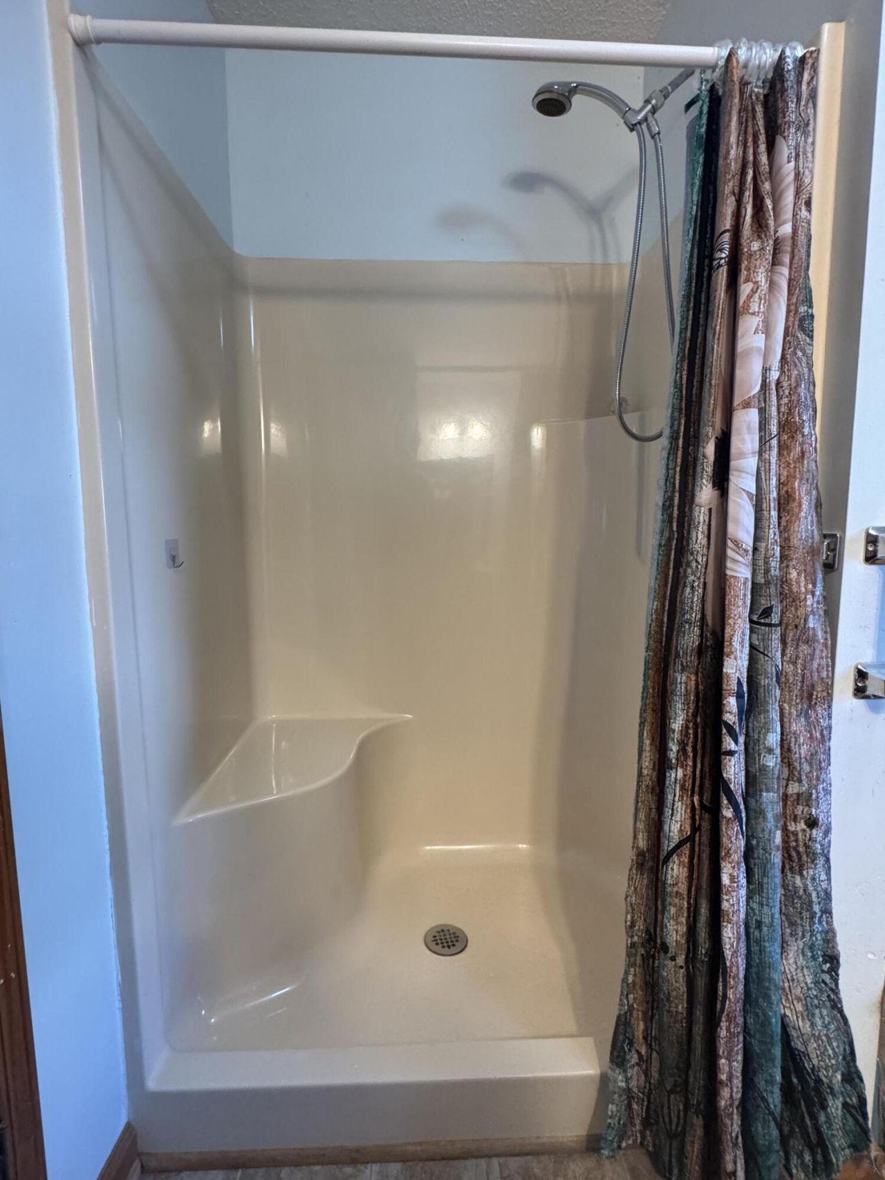 1665 Taw Caw Drive Photo 16