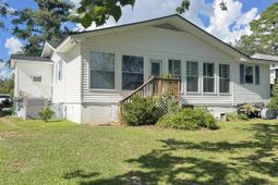 1665 Taw Caw Drive photo 4