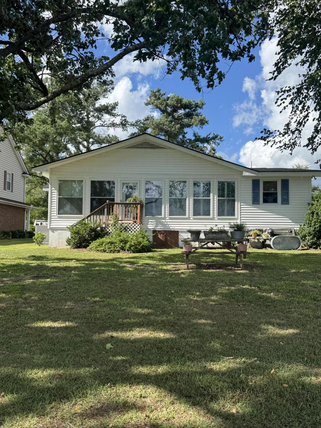 1665 Taw Caw Drive Photo 4