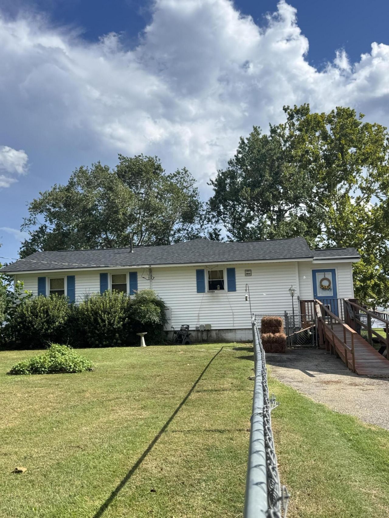 1665 Taw Caw Drive Photo 5