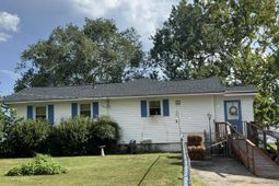 1665 Taw Caw Drive photo 4