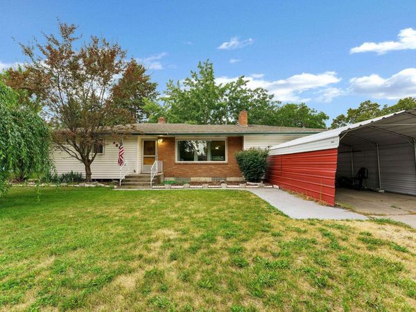 915 N Bowdish Rd, Spokane Valley, WA 99206