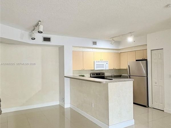 8030 N Nob Hill Rd , Unit 105, Tamarac, FL 33321