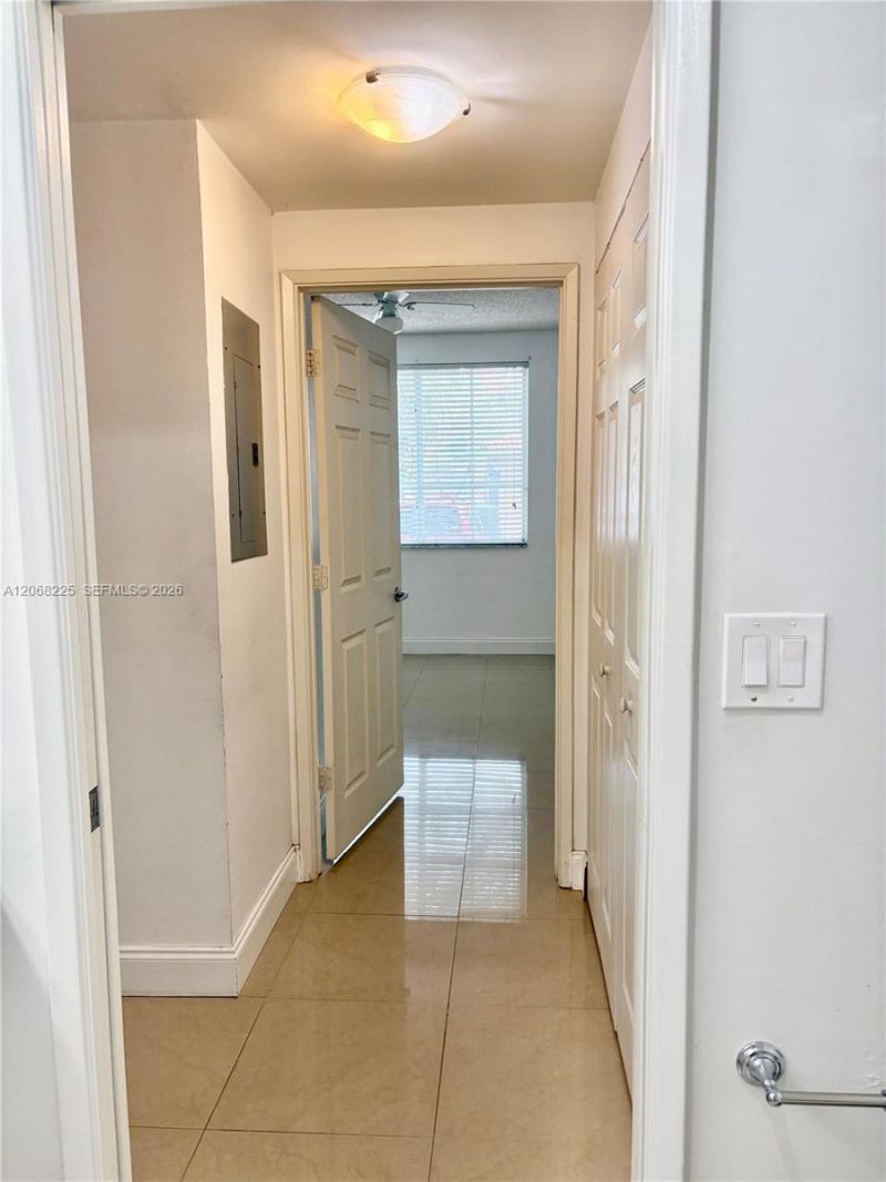 8030 N Nob Hill Rd , Unit 105, Tamarac, FL 33321 Photo