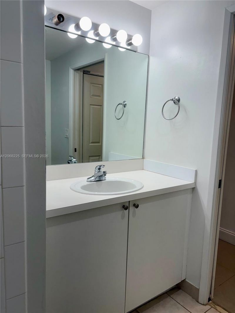 8030 N Nob Hill Rd , Unit 105, Tamarac, FL 33321 Photo