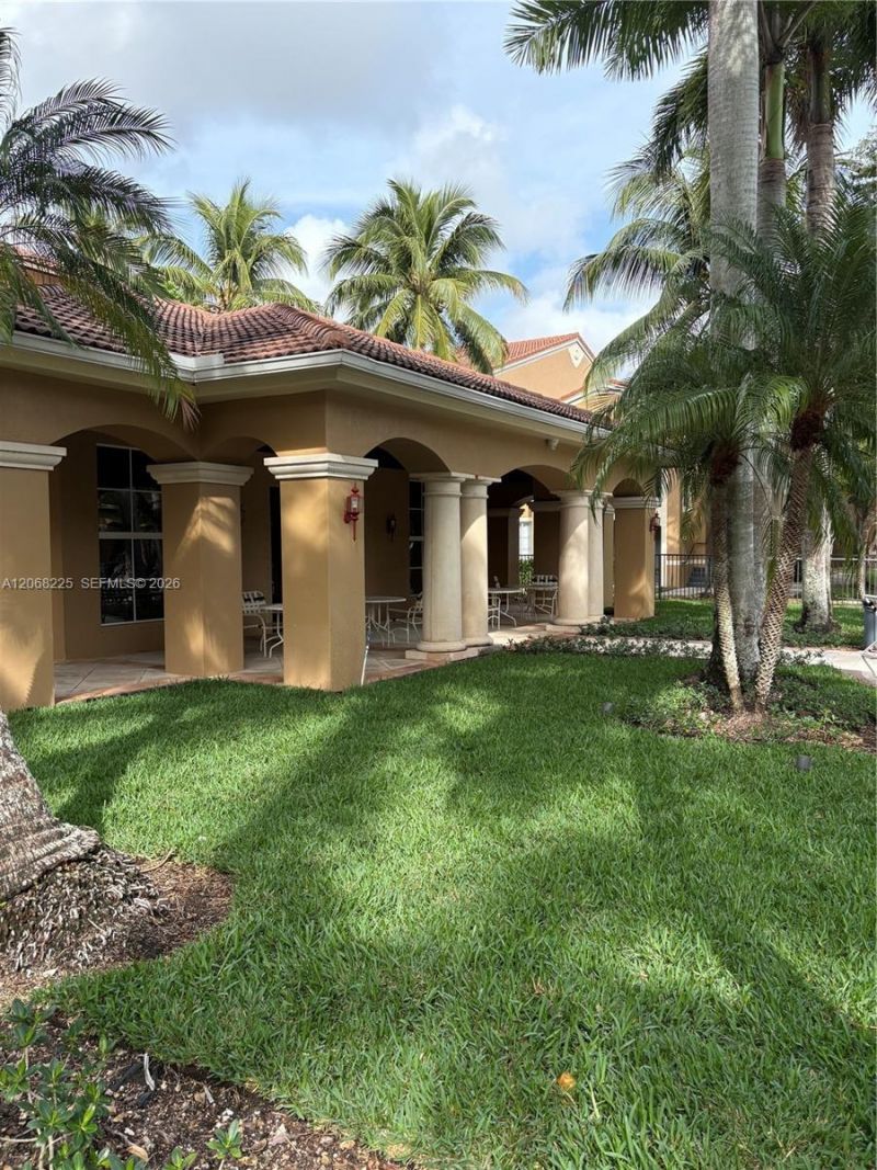 8030 N Nob Hill Rd , Unit 105, Tamarac, FL 33321 Photo