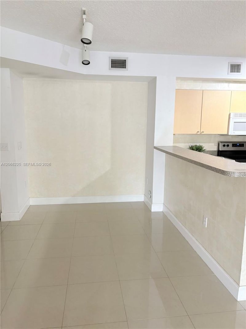 8030 N Nob Hill Rd , Unit 105, Tamarac, FL 33321 Photo
