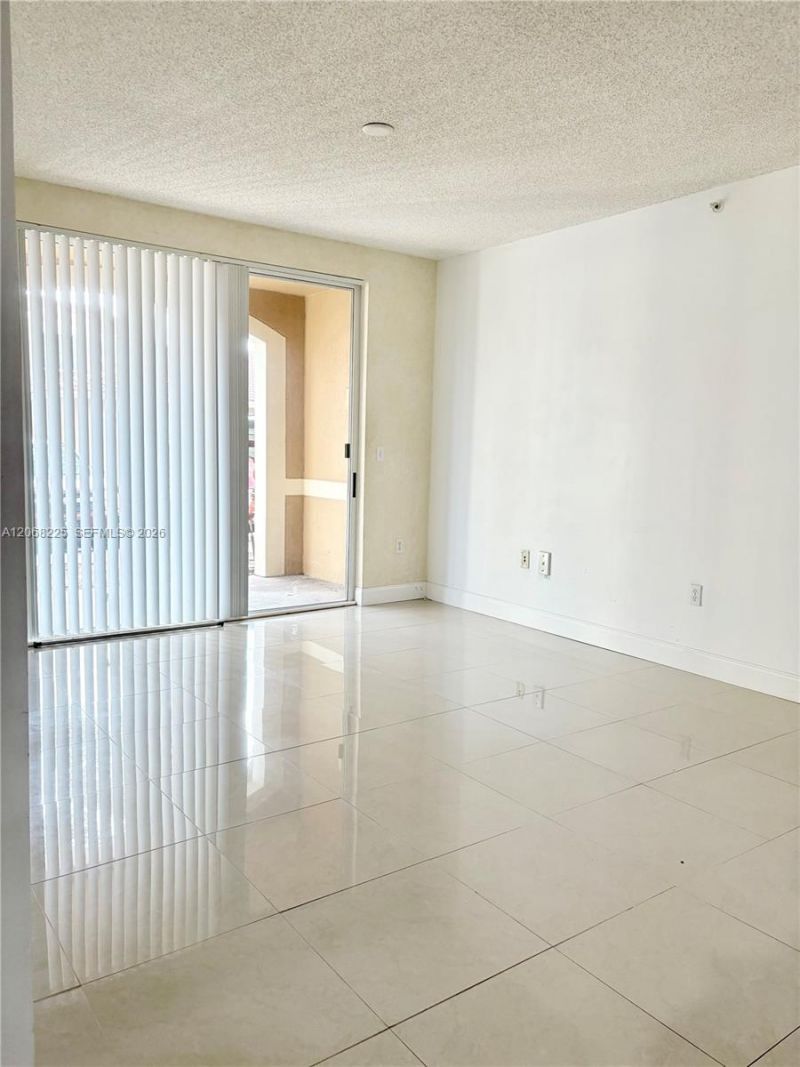 8030 N Nob Hill Rd , Unit 105, Tamarac, FL 33321 Photo