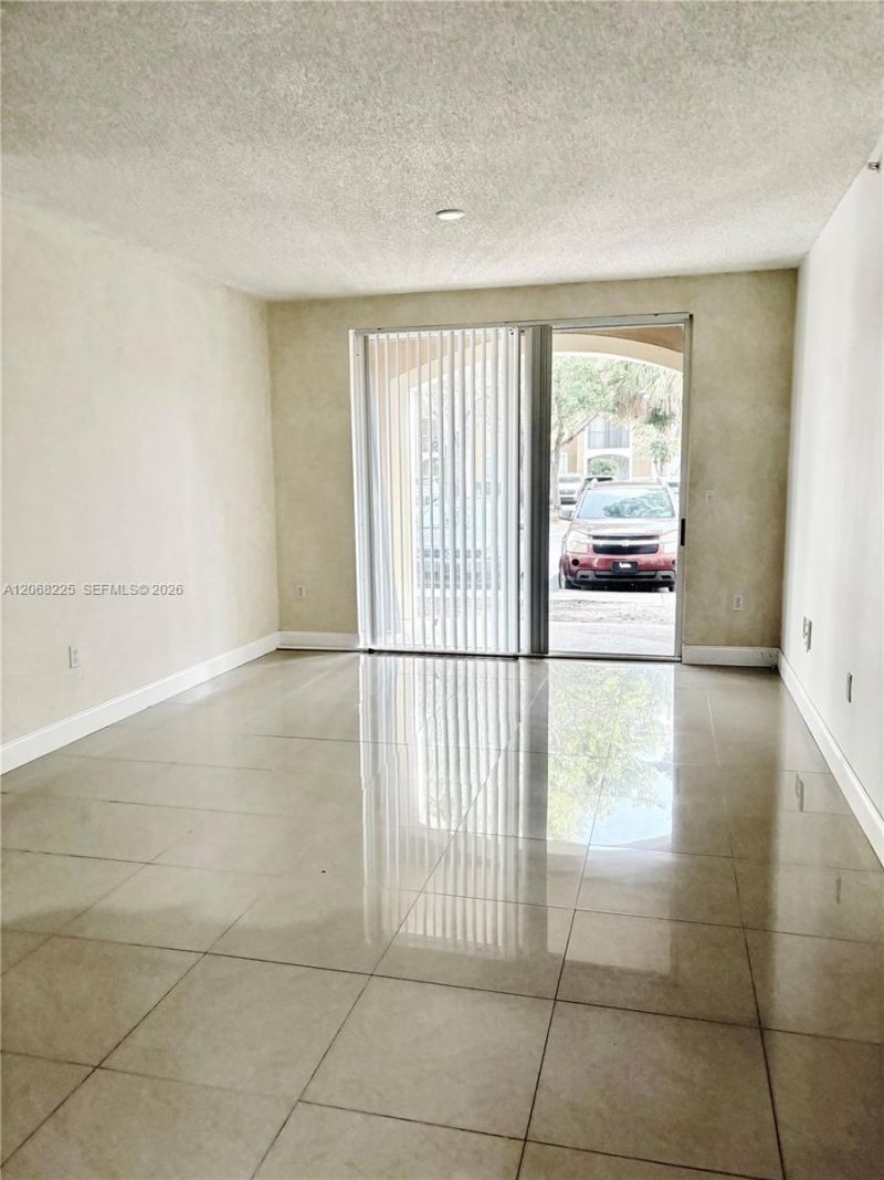 8030 N Nob Hill Rd , Unit 105, Tamarac, FL 33321 Photo