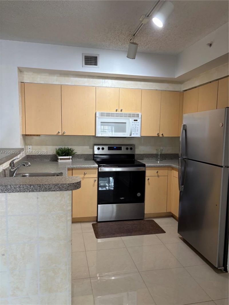 8030 N Nob Hill Rd , Unit 105, Tamarac, FL 33321 Photo