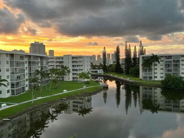 2851 Leonard Dr , Unit J503, Aventura, FL 33160