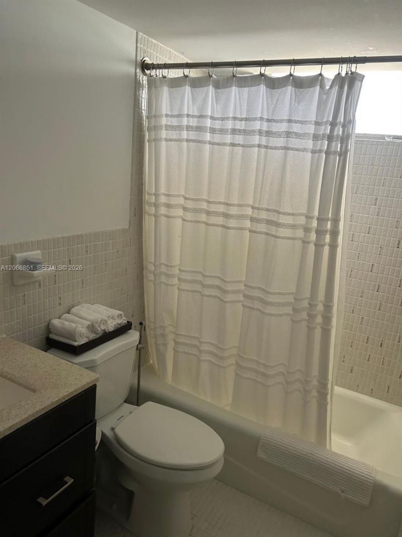 2851 Leonard Dr , Unit J503, Aventura, FL 33160 Photo