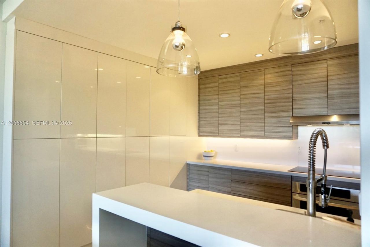 151 Crandon Blvd, Unit 341, Key Biscayne, FL 33149 Photo