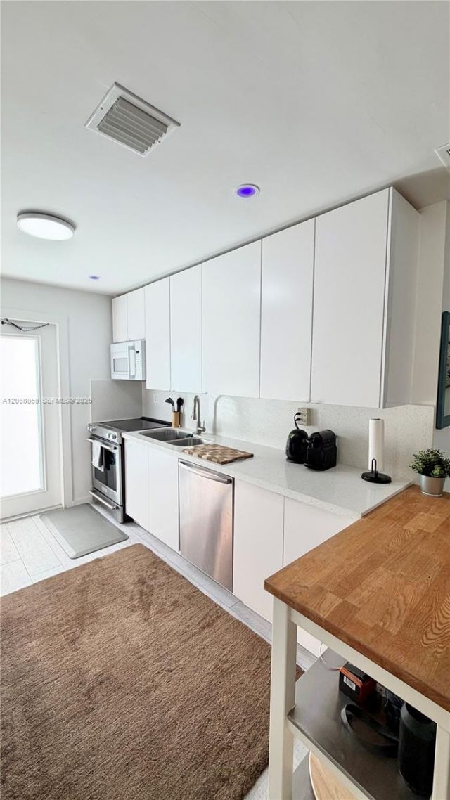 705 W Mango St, Unit C, Lantana, FL 33462 Photo