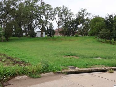 1831 Lake Ridge Drive, Plattsmouth, NE 68048