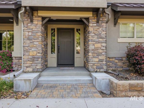 3244 E Thoroughbred Ln, Boise, ID 83716