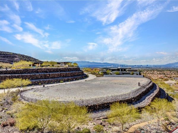 2 Vista Crescent Court , Henderson, NV 89012