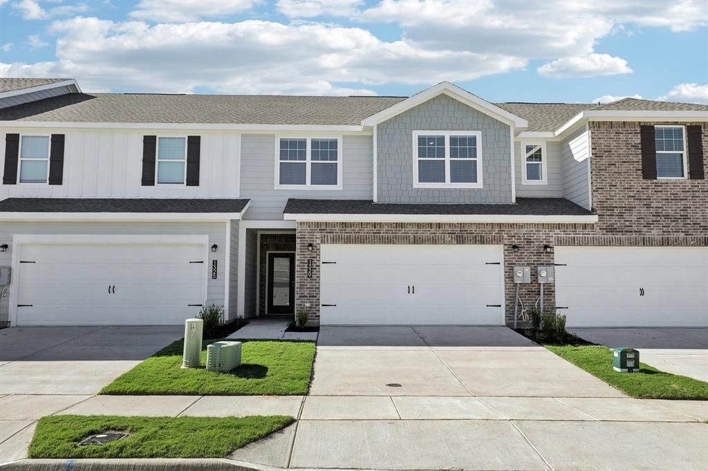 928 Penrose Drive, Cedar Hill, TX 75104 Main Photo