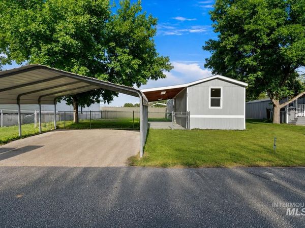 907 Round Valley St, Nampa, ID 83687