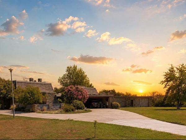 2961 Twin Acres Drive, Norman, OK 73071