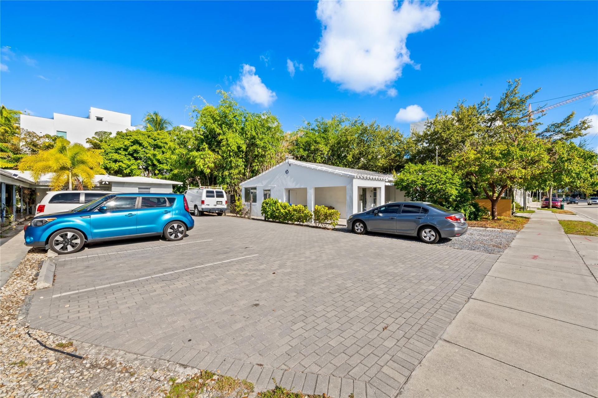 724 NE 3rd Avenue, Fort Lauderdale, FL 33394 Photo