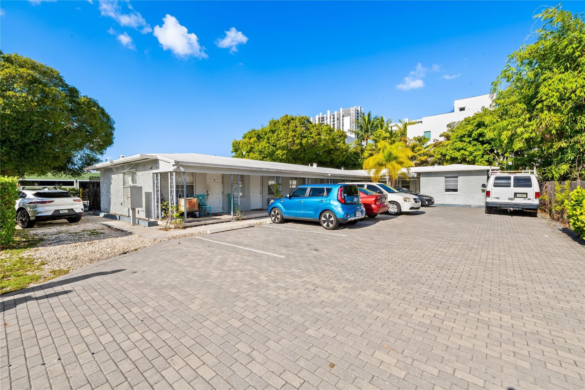 724 NE 3rd Avenue, Fort Lauderdale, FL 33394 Photo