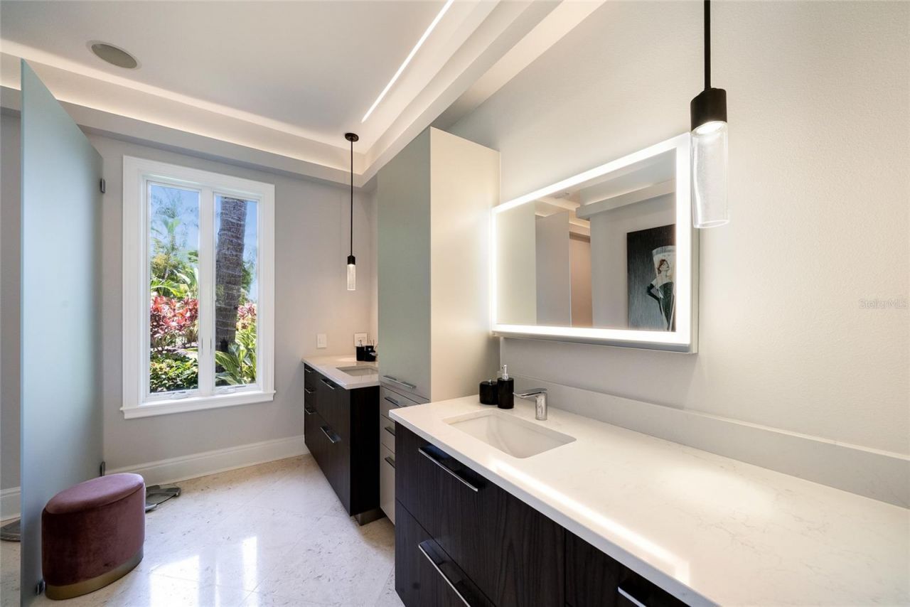65 Lighthouse Point Drive, Longboat Key, FL 34228 Photo