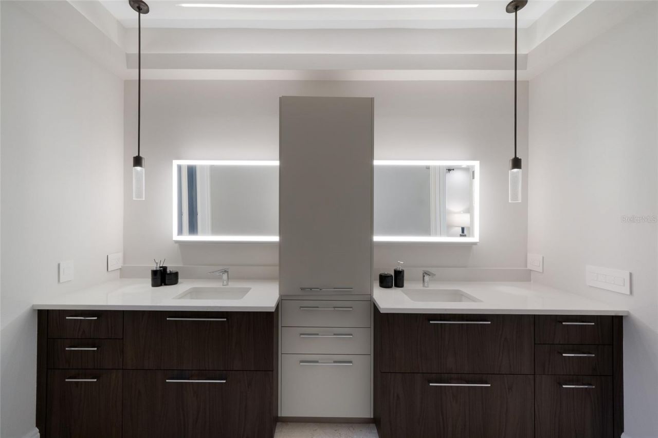 65 Lighthouse Point Drive, Longboat Key, FL 34228 Photo
