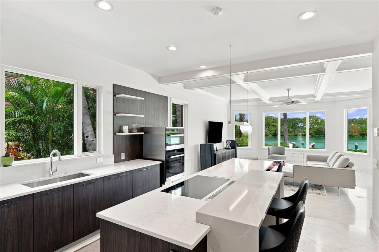 65 Lighthouse Point Drive, Longboat Key, FL 34228 Photo