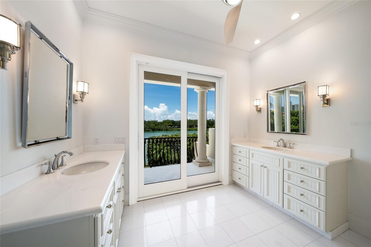 65 Lighthouse Point Drive, Longboat Key, FL 34228 Photo
