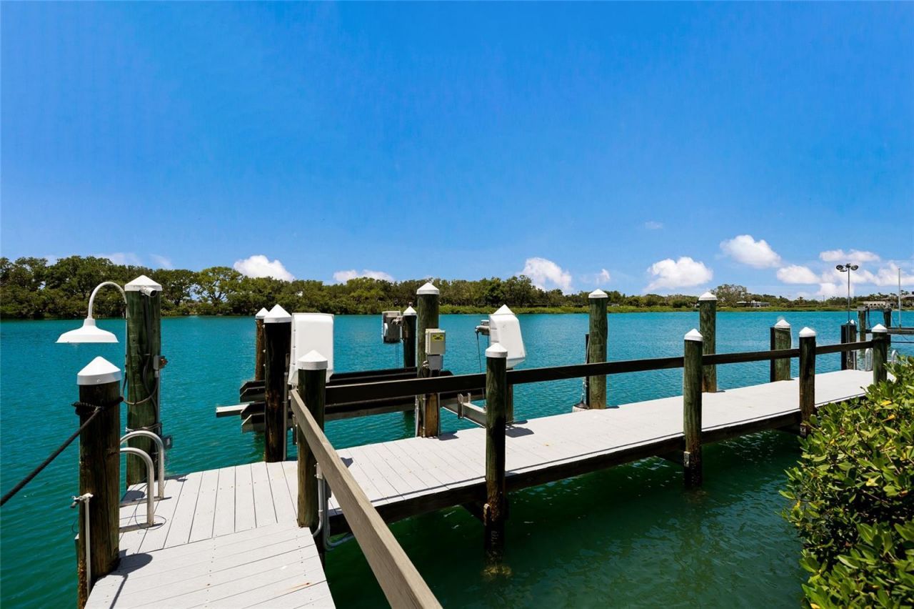 65 Lighthouse Point Drive, Longboat Key, FL 34228 Photo