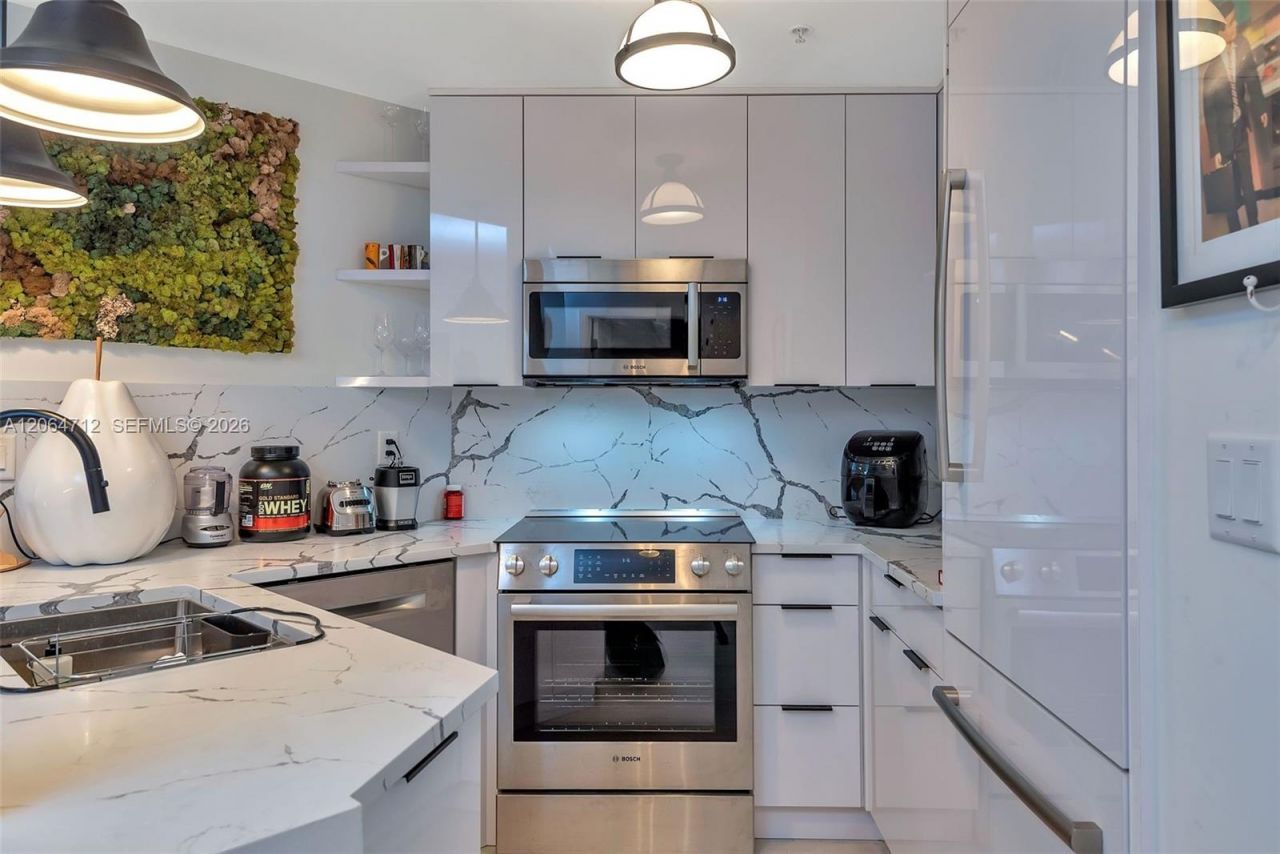 1 Century Ln , Unit 203, Miami Beach, FL 33139 Photo