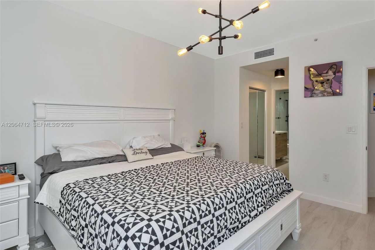 1 Century Ln , Unit 203, Miami Beach, FL 33139 Photo