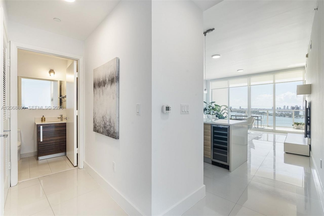 2020 N Bayshore Dr , Unit 2105, Miami, FL 33137 Photo