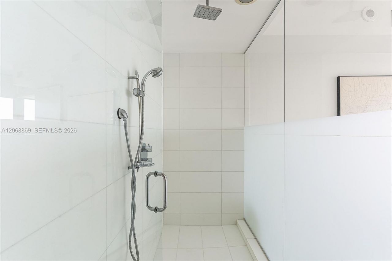 2020 N Bayshore Dr , Unit 2105, Miami, FL 33137 Photo