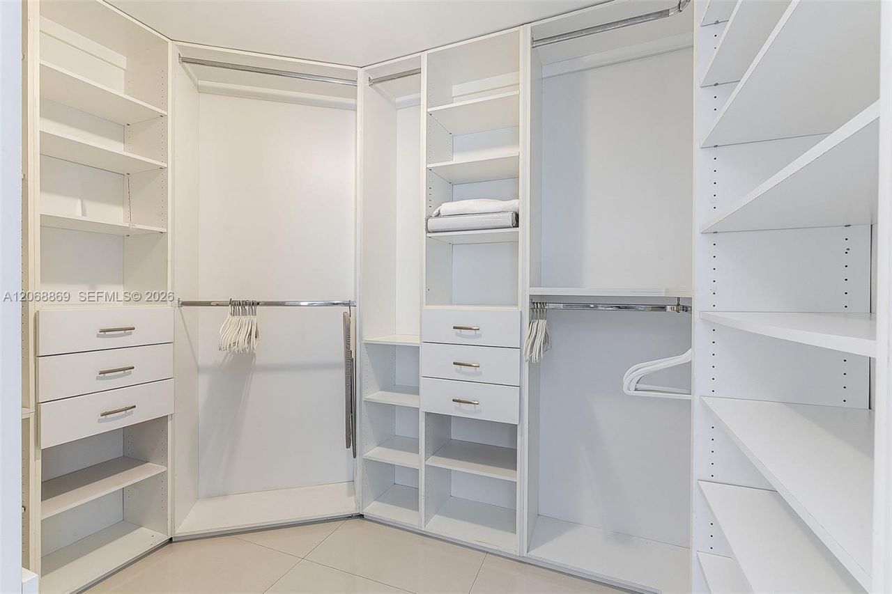 2020 N Bayshore Dr , Unit 2105, Miami, FL 33137 Photo