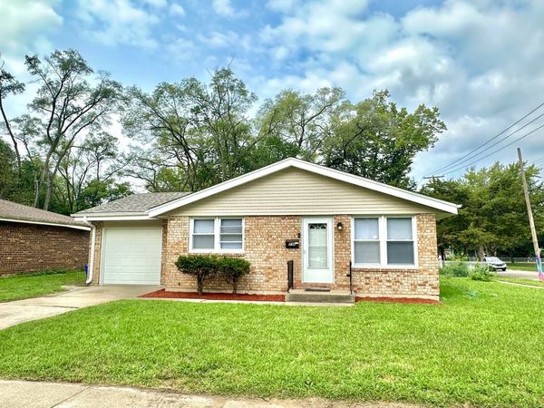 730 Woodlawn Avenue , Rockford, IL 61103