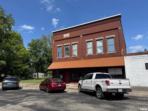 414 N 5TH Street, Illiopolis, IL 62539