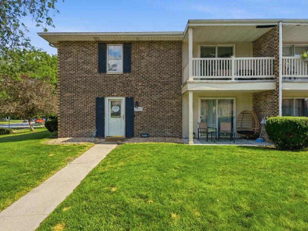 1902 Burgundy Street, Schererville, IN 46375
