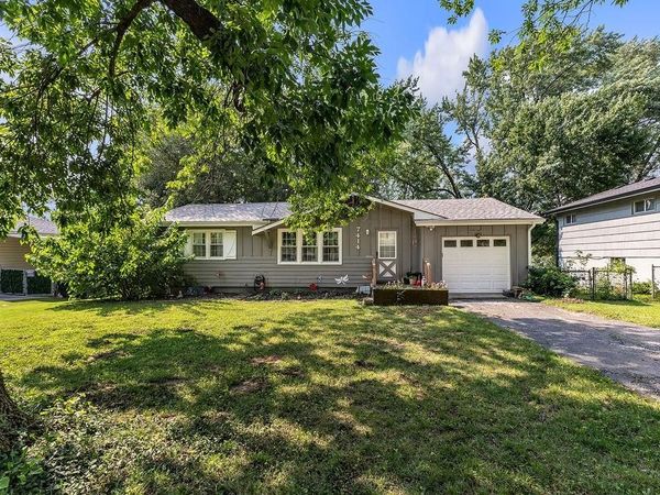 7414 Park Forest Lane, Kansas City, MO 64152