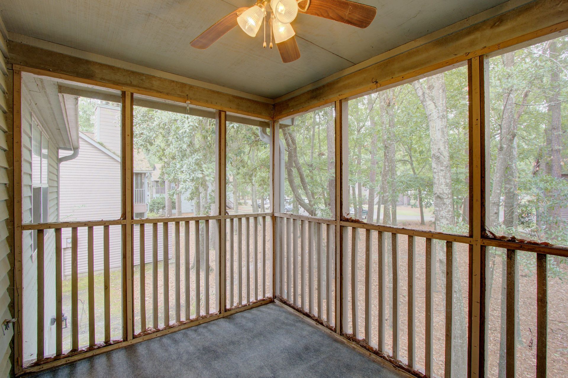 7945 Parklane Photo 17