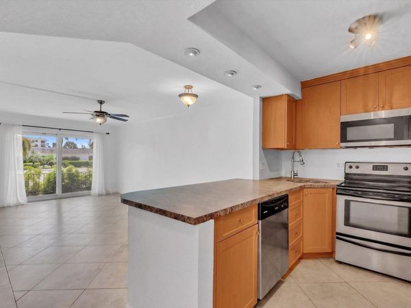 3002 NE 5th Terrace, Unit 105-B, Wilton Manors, FL 33334