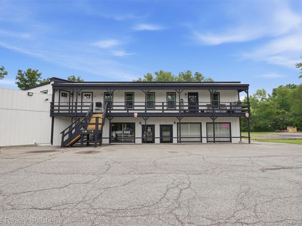 780 N Van Dyke Road , Unit Apartment , Almont Village, Mi 48003