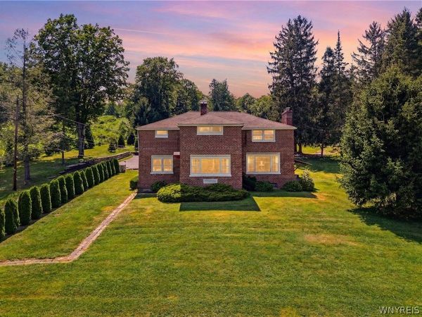 7902 Back Creek Road, Hamburg, NY 14075